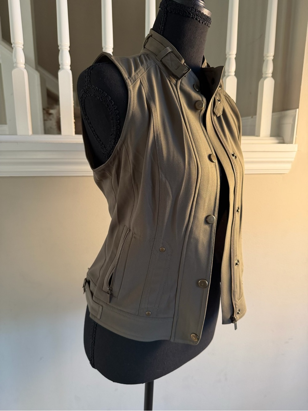 Cache Vest - Picture 3 of 9